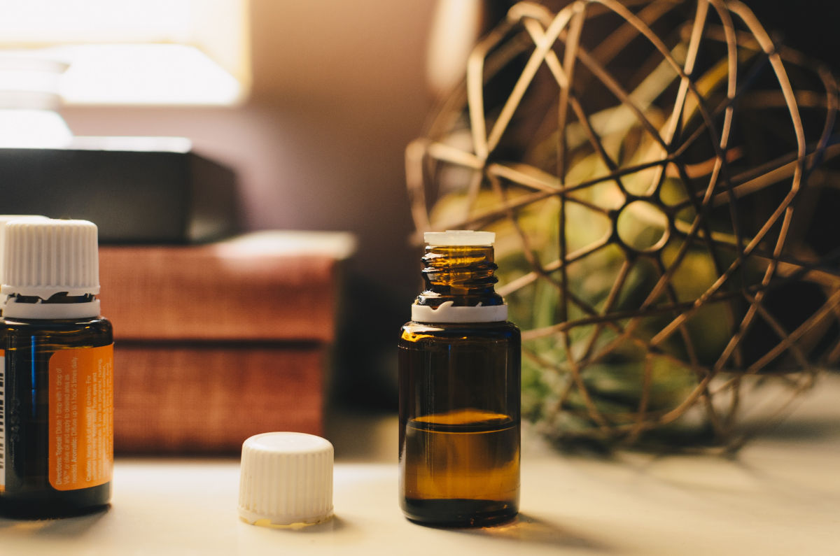 what-is-aromatherapy-and-what-are-the-essential-oils